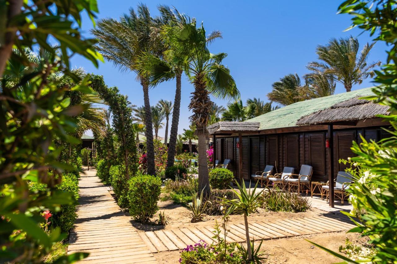 Abu Dabbab Lodge Exterior photo