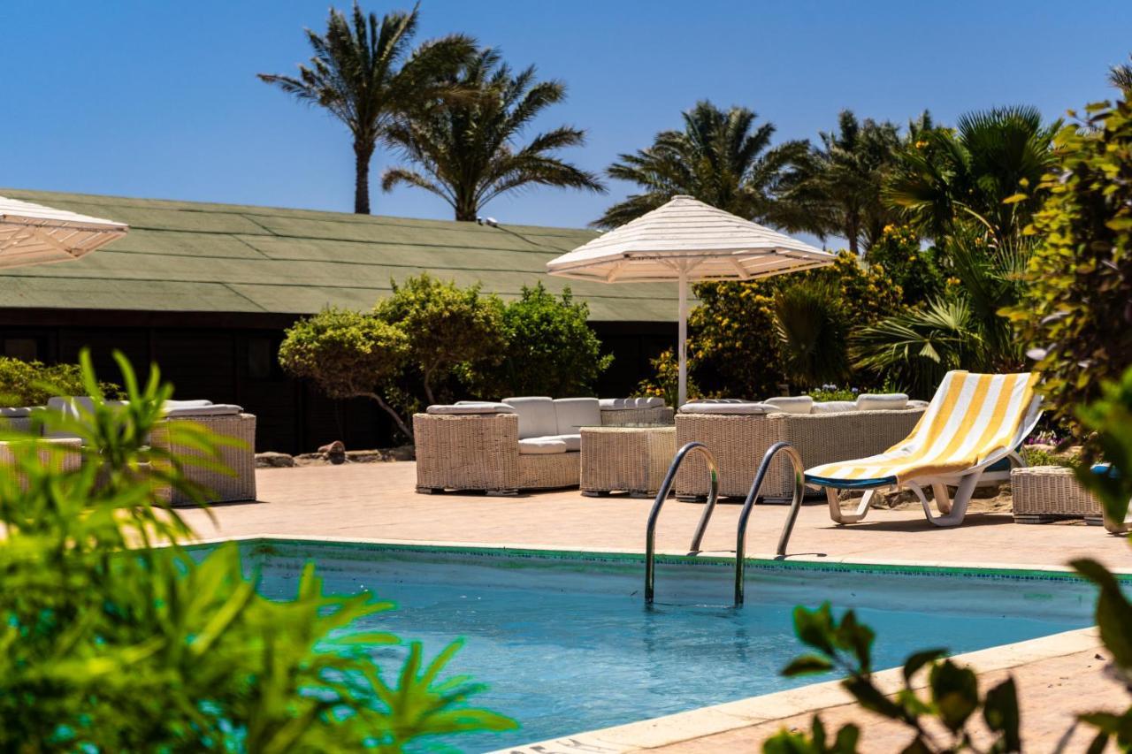 Abu Dabbab Lodge Exterior photo